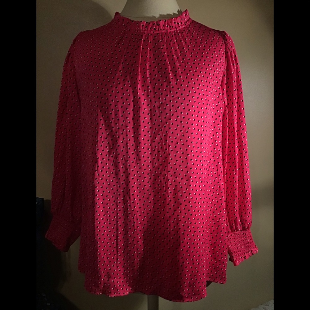 Women’s NWT long sleeve 100% poly Carolina bell top/ blouse size large